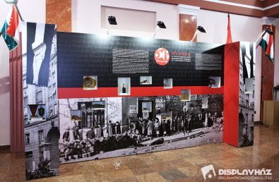 Hadtörténeti Múzeum 56-os emlékkiállítás installációja