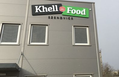 Üzemcsarnok tájékoztató táblái – Khell Food