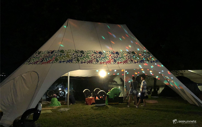 Dupla csillag reklám sátor fesztiválon