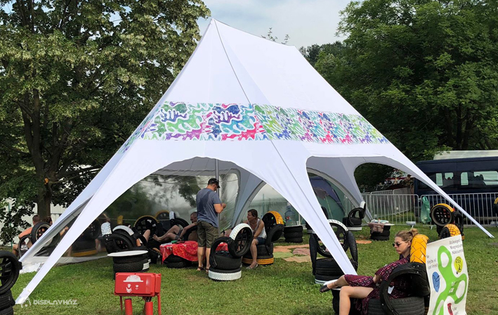 Dupla csillag sátor nyári fesztiválon